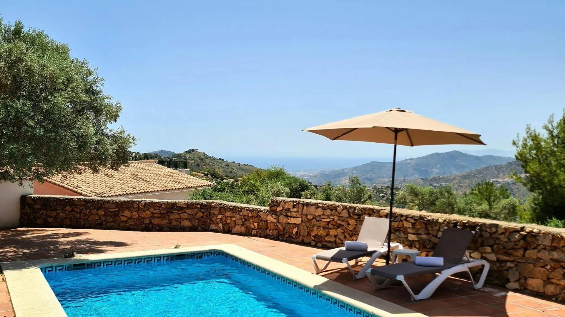 Casa-Emilia-Competa-Traumhafte-Lage-Mit-Privat-Pool Villa Competa